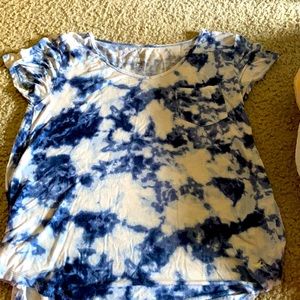 women’s holllister top